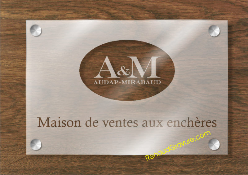 plaque d'inauguration en verre grav&eacute;