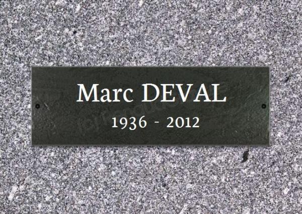 La gravure sur ardoise au service des plaques de monuments funéraires.