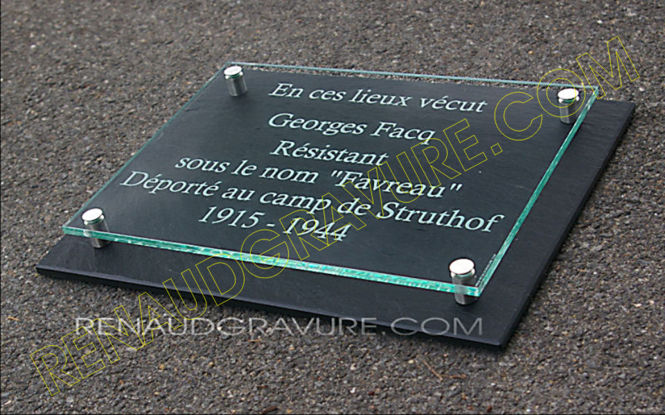 plaque d'inauguration en verre grav&eacute;