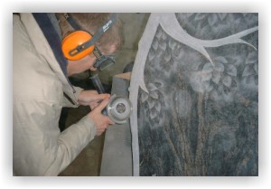 Sculpture sur granit pour monuments funéraires